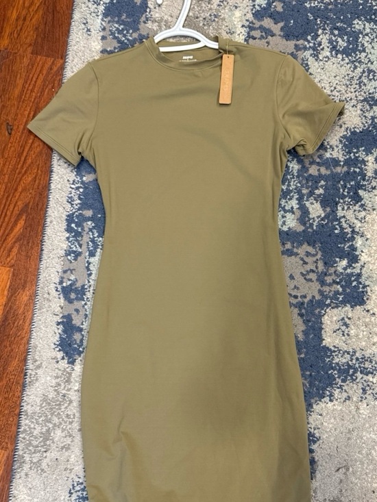 SKIMS Dresses & Skirts - SKIMS Olive Short Sleeve Bodycon Dress